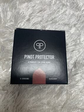 Pinot Protector Rubber for your Wine Bottle New in Box Set 6